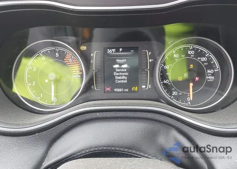 2019 Jeep Cherokee Latitude Plus 4X4 z USA, uszkodzony, nr VIN 1C4PJMLN1KD142394